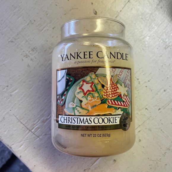 Yankee Candle Christmas Cookies 22 oz Candle - Picture 1 of 6